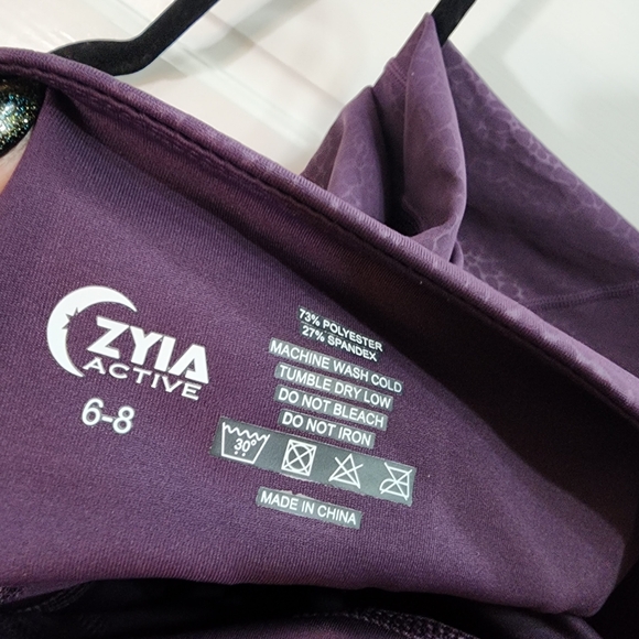 Zyia Light in tight. 20inch length - Picture 2 of 2